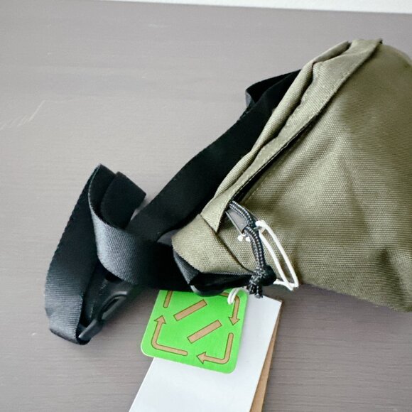 Herschel Classic Hip Pack - 1L New with tags! Ivy green bum bag crossbody - Picture 9 of 13